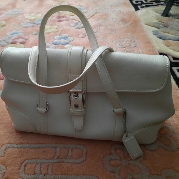 Coach, soft White, 2-handled bag/purse - Picture 2 of 5